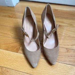 Women’s size 8 Franco Sarto camel color suede